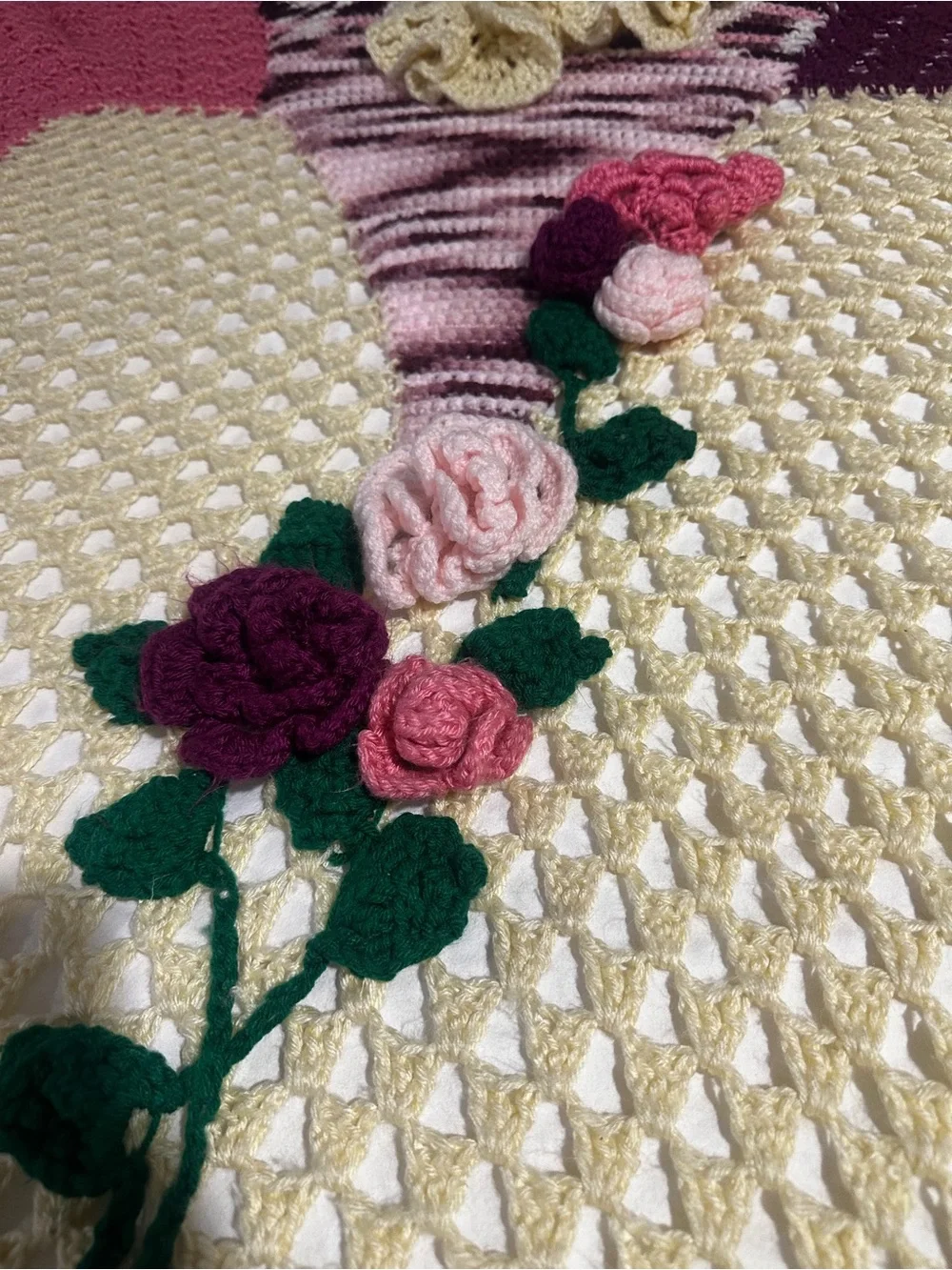Hand Crocheted Heart Throw Blanket Bed Topper Cottagecore Heirloom Floral‎